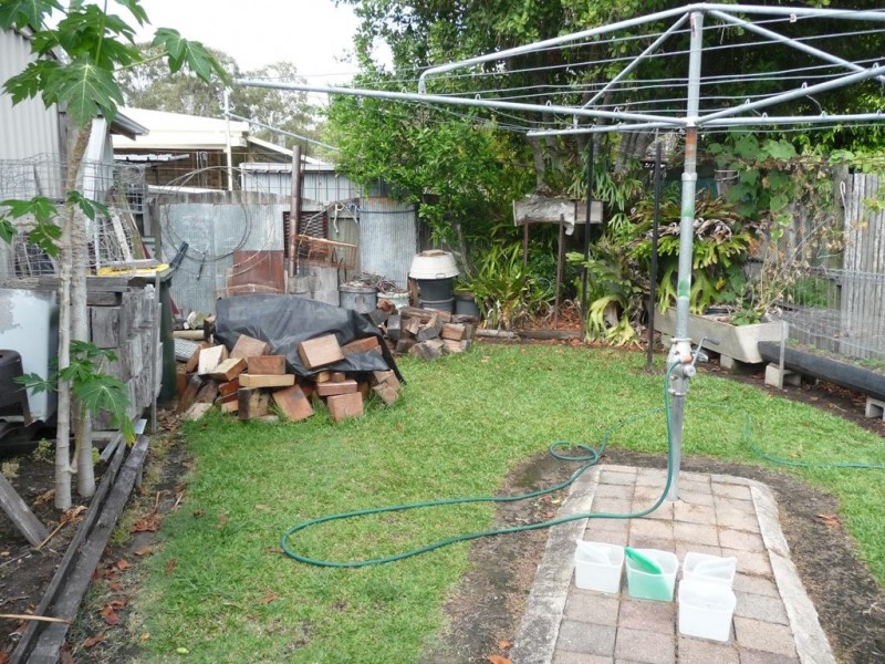 1 Howlett Street, Urangan QLD 4655