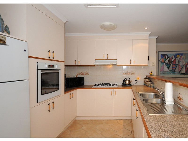 12 Lakeside Court, Hervey Bay QLD 4655