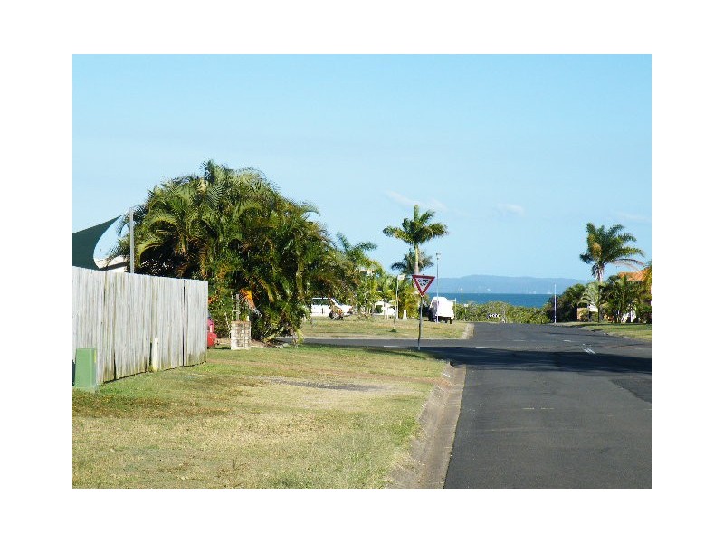 1 Seaspray Court, Urangan QLD 4655