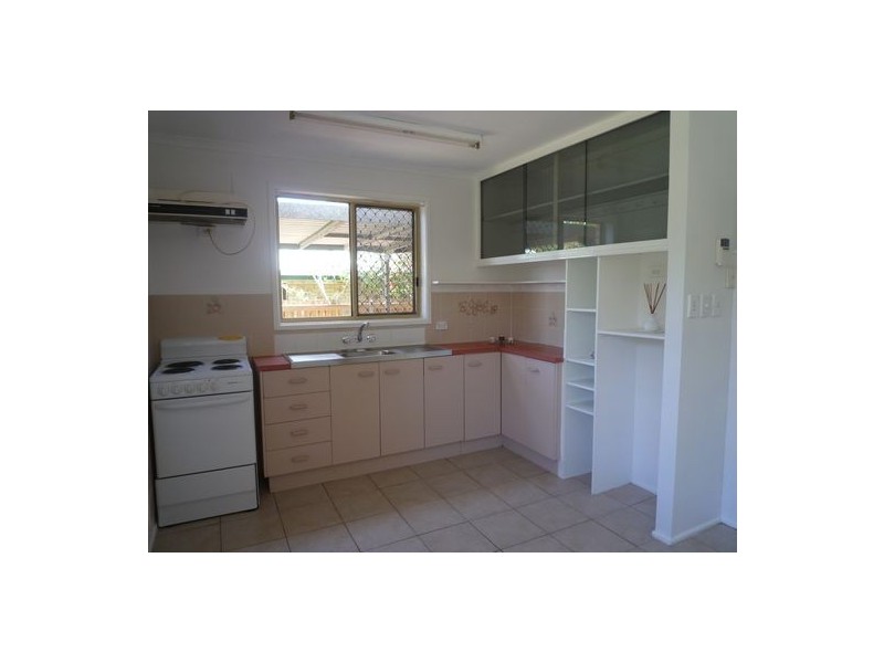 10  Rachael Street, Point Vernon QLD 4655