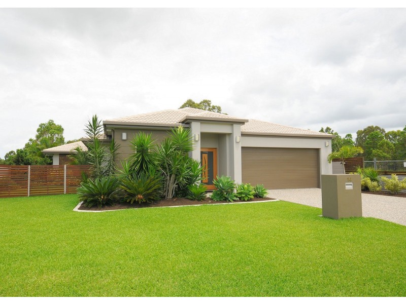14 Oceanblue Boulevard, Point Vernon QLD 4655