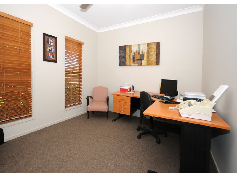 14 Oceanblue Boulevard, Point Vernon QLD 4655