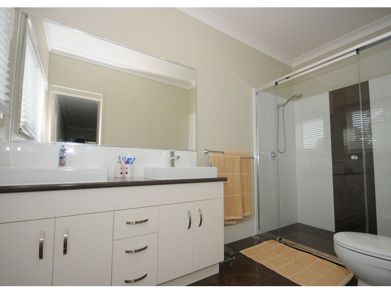 14 Oceanblue Boulevard, Point Vernon QLD 4655