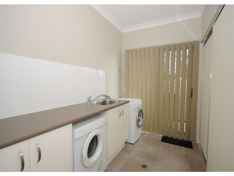 14 Oceanblue Boulevard, Point Vernon QLD 4655