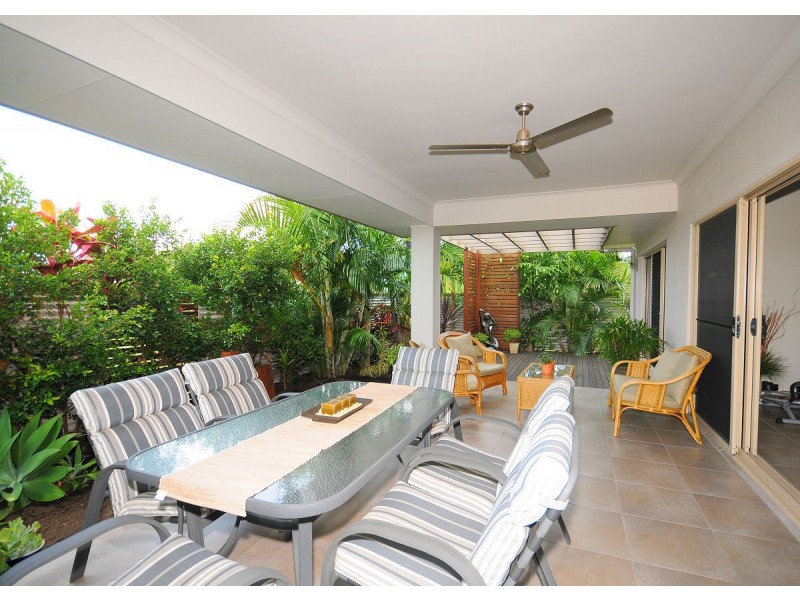 14 Oceanblue Boulevard, Point Vernon QLD 4655