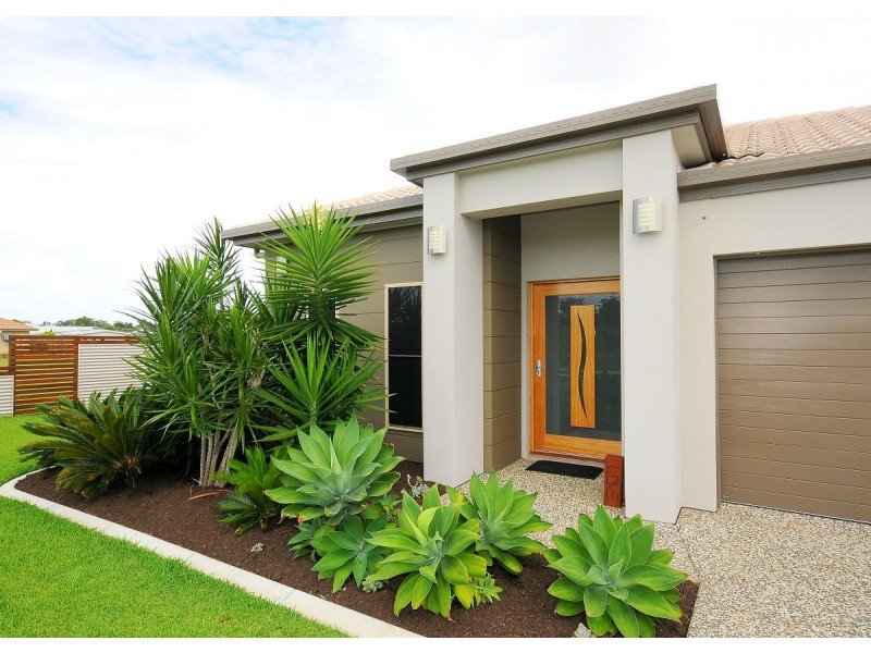 14 Oceanblue Boulevard, Point Vernon QLD 4655