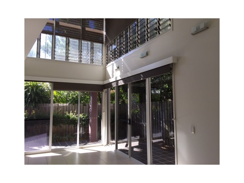 2/8 Hervey Street, Scarness QLD 4655