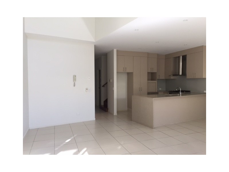 2/8 Hervey Street, Scarness QLD 4655