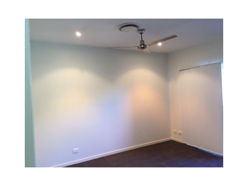 2/8 Hervey Street, Scarness QLD 4655