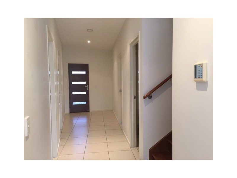 2/8 Hervey Street, Scarness QLD 4655