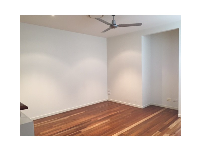 2/8 Hervey Street, Scarness QLD 4655