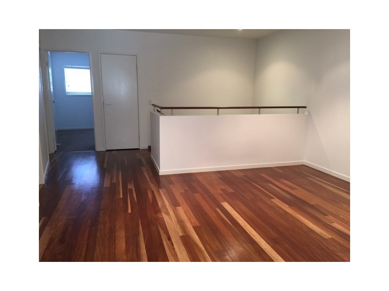 2/8 Hervey Street, Scarness QLD 4655