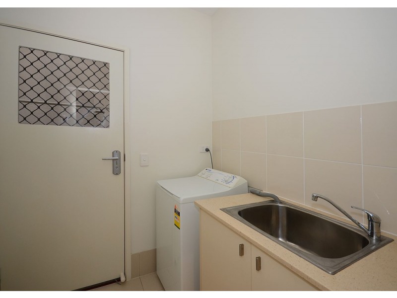 2/8 Hervey Street, Scarness QLD 4655