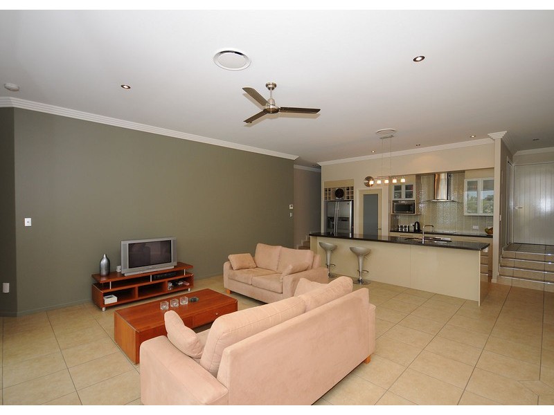 23 Harrison Cct, Urangan QLD 4655