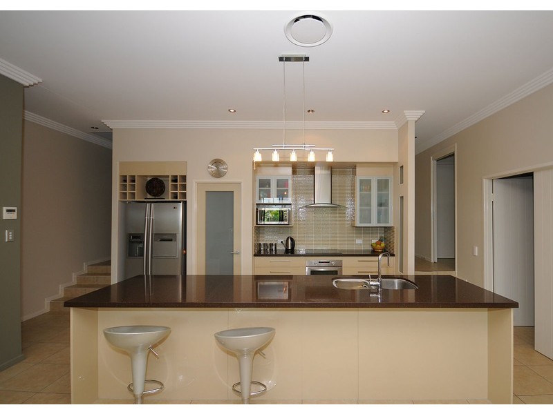 23 Harrison Cct, Urangan QLD 4655