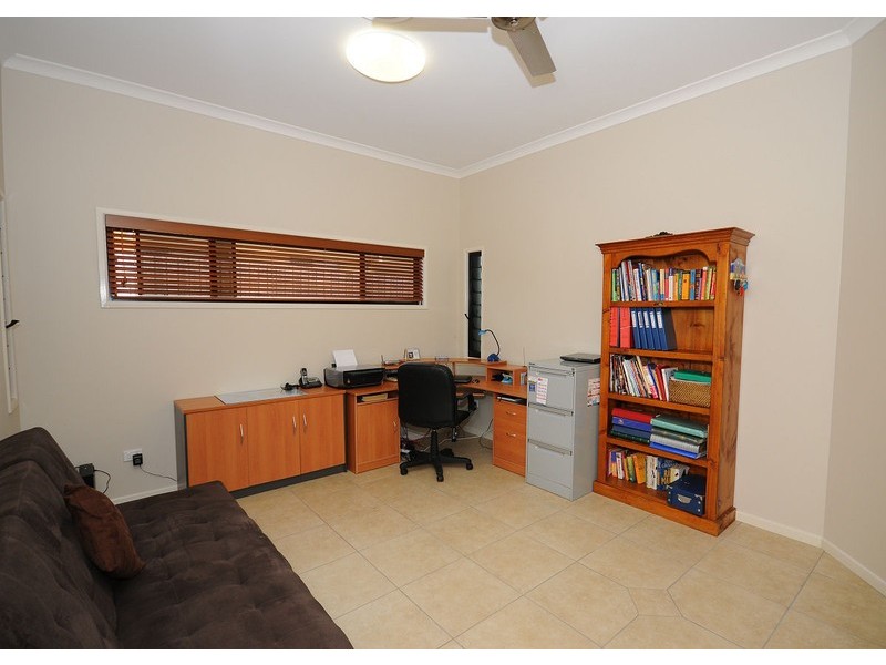 23 Harrison Cct, Urangan QLD 4655