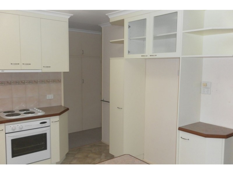 135 Long Street, Point Vernon QLD 4655