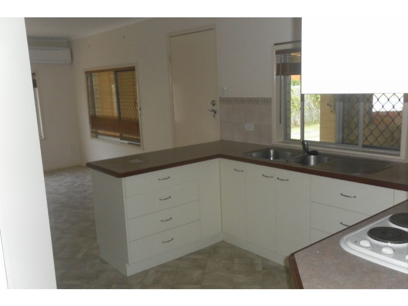 135 Long Street, Point Vernon QLD 4655