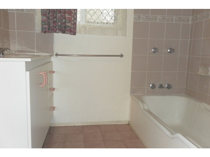 135 Long Street, Point Vernon QLD 4655