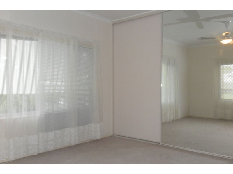 135 Long Street, Point Vernon QLD 4655