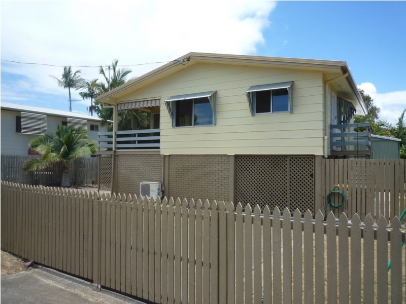 11 Paradise Street, Point Vernon QLD 4655