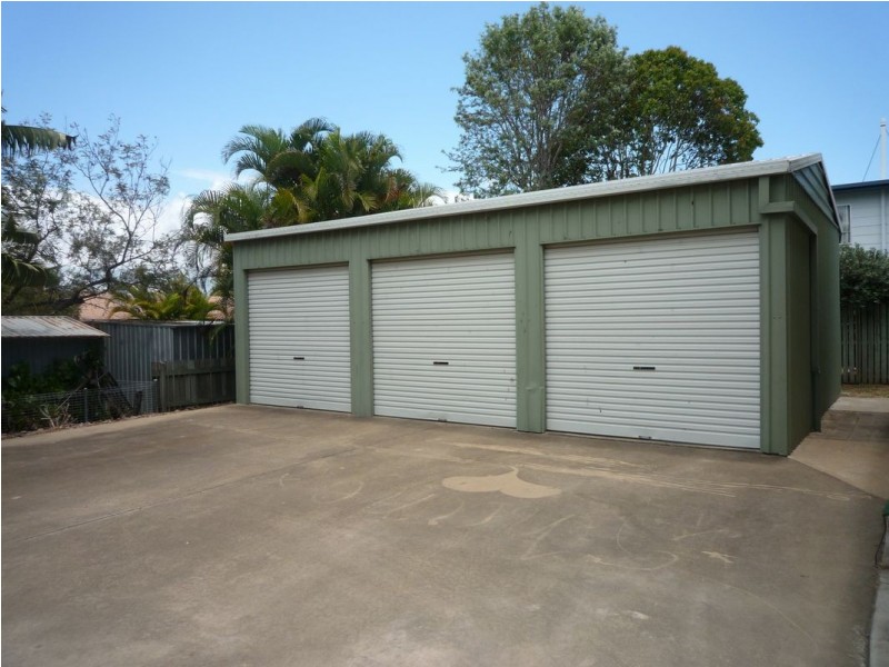 11 Paradise Street, Point Vernon QLD 4655