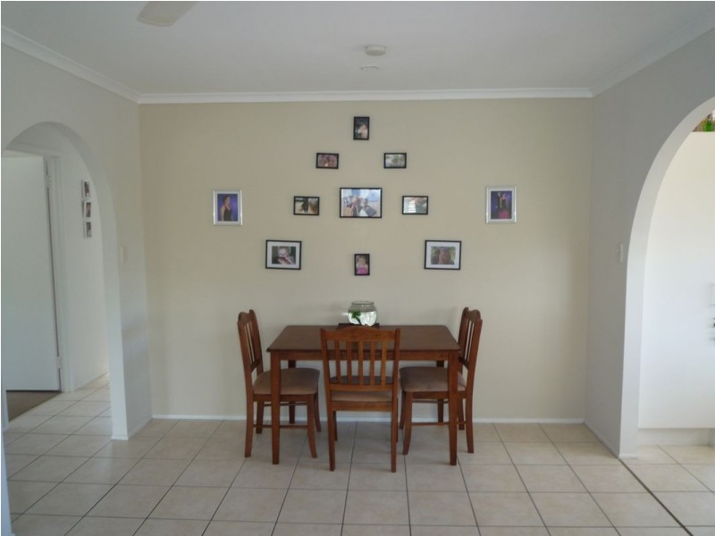 11 Paradise Street, Point Vernon QLD 4655