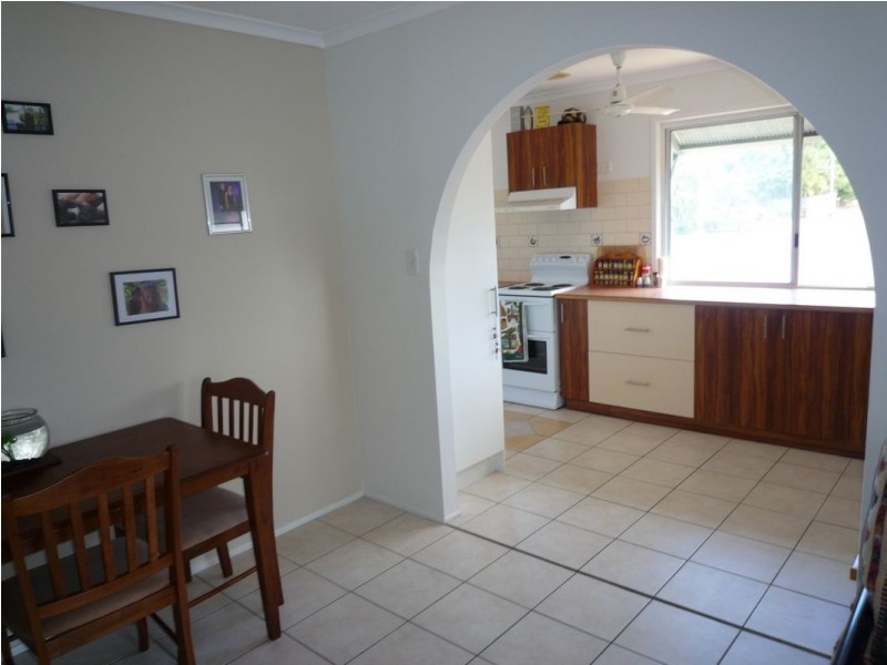 11 Paradise Street, Point Vernon QLD 4655