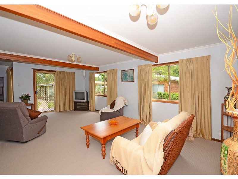 92  Cunningham Street, Urangan QLD 4655