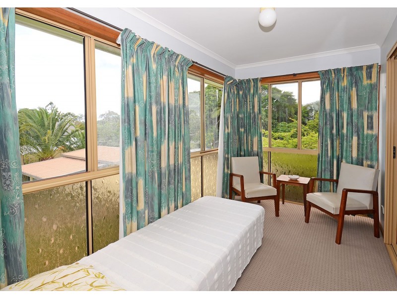 92  Cunningham Street, Urangan QLD 4655