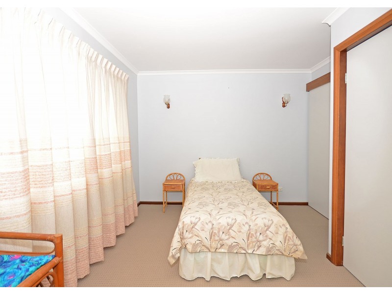 92  Cunningham Street, Urangan QLD 4655