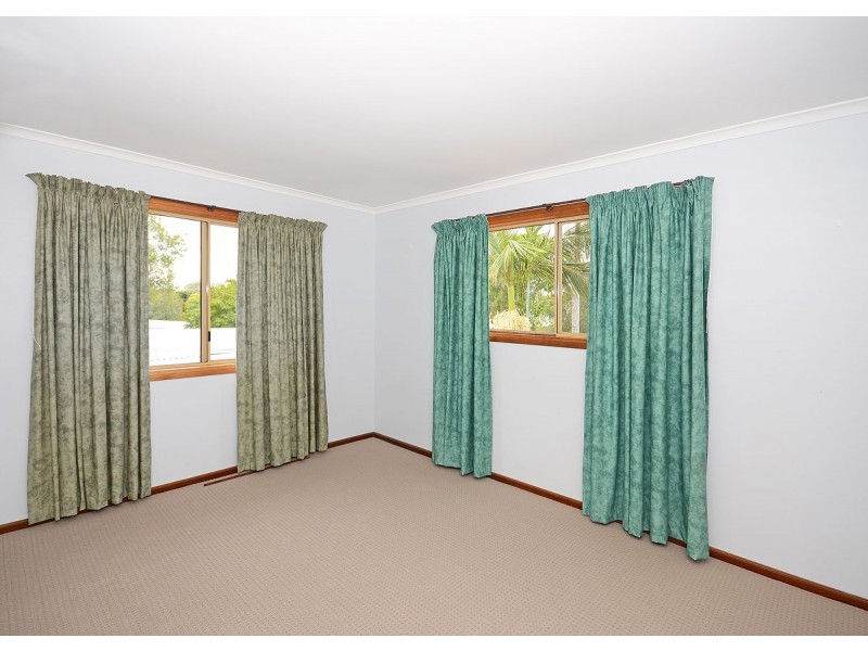 92  Cunningham Street, Urangan QLD 4655