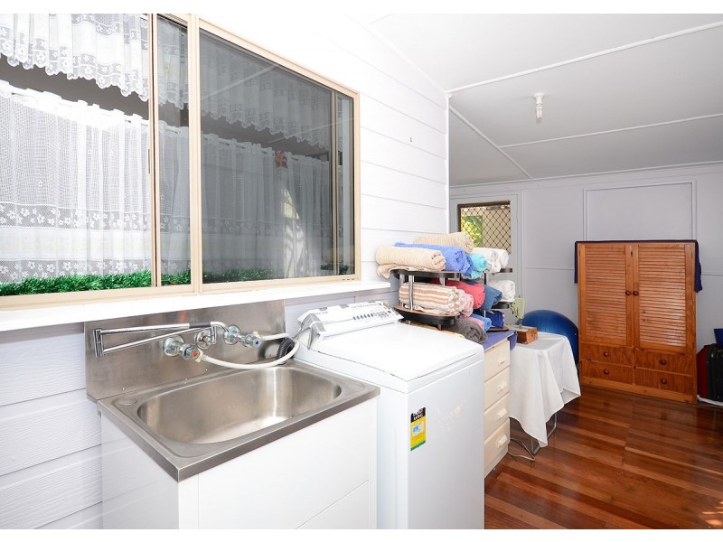 19 Hibiscus Street, Urangan QLD 4655