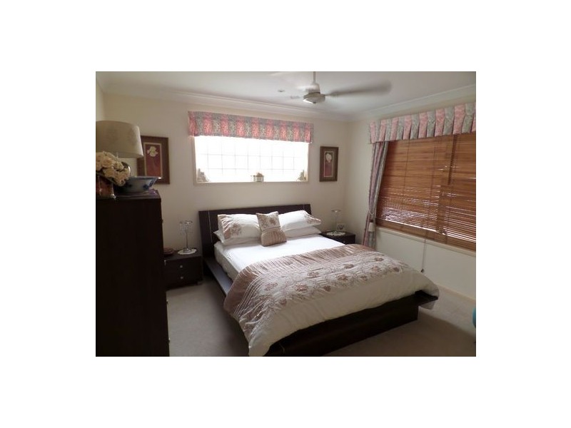 41 Shore Rd East, Urangan QLD 4655
