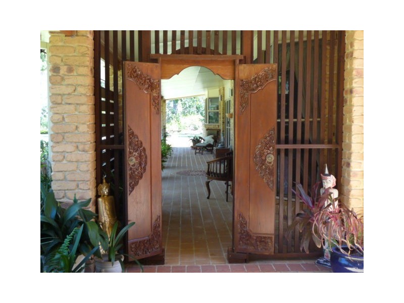 41 Shore Rd East, Urangan QLD 4655