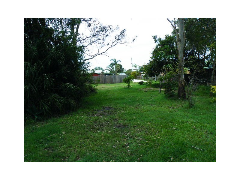 17 Southerden Street, Torquay QLD 4655