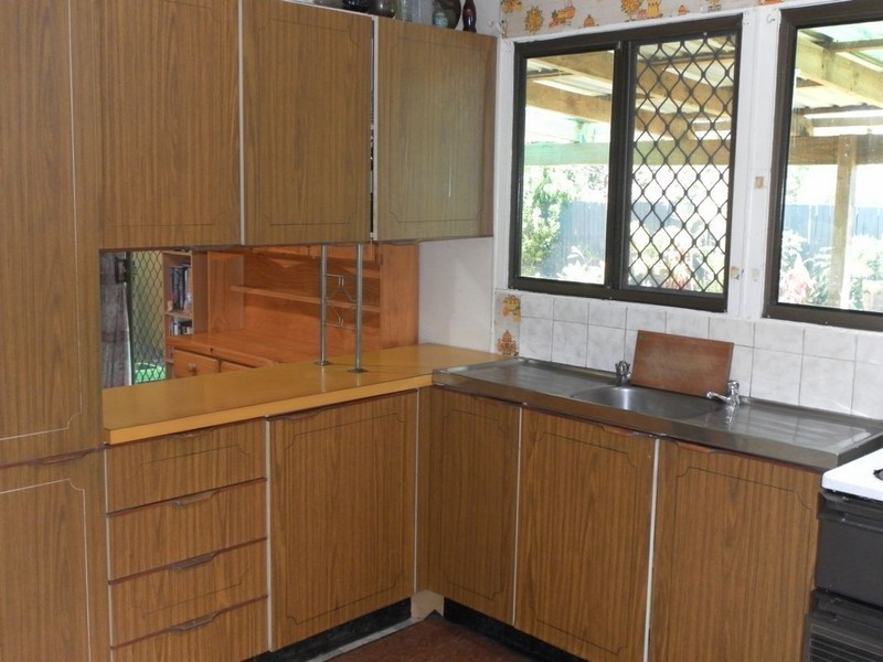 24 Paradise Street, Point Vernon QLD 4655