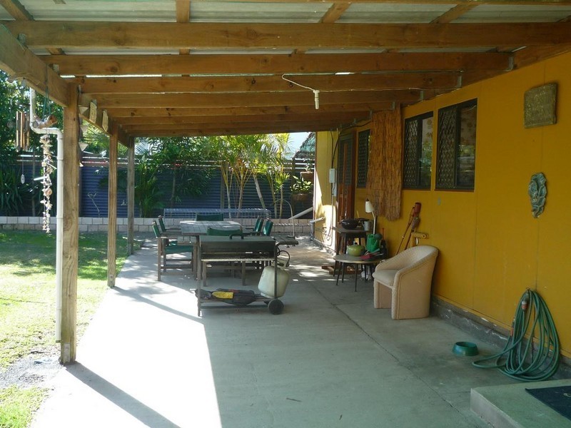 24 Paradise Street, Point Vernon QLD 4655