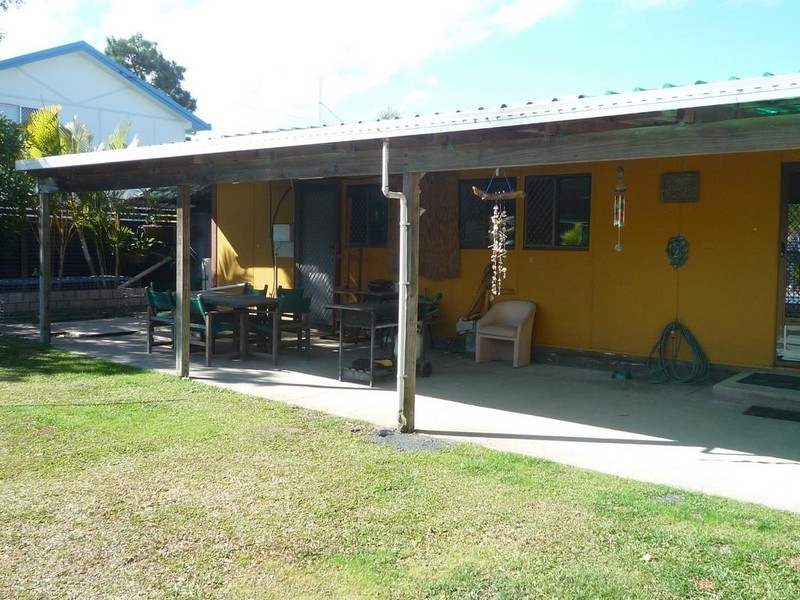 24 Paradise Street, Point Vernon QLD 4655