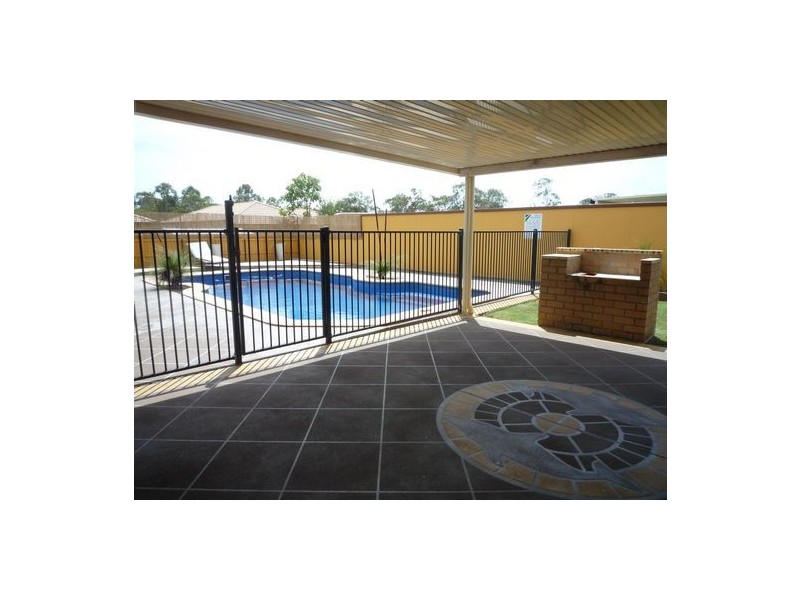 6 Moonstone Drive, Urangan QLD 4655