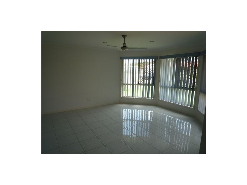 6 Moonstone Drive, Urangan QLD 4655