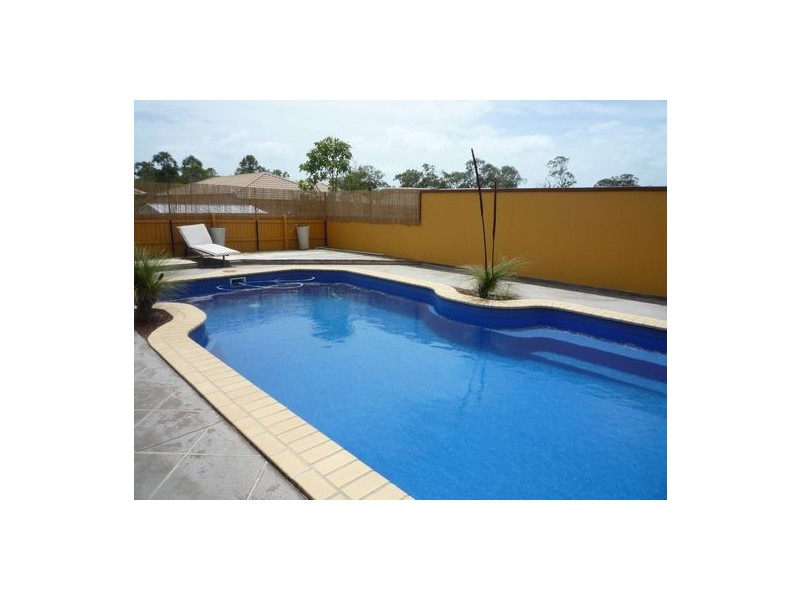 6 Moonstone Drive, Urangan QLD 4655