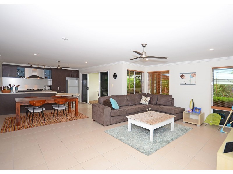 7 Bayley Court, Urraween QLD 4655