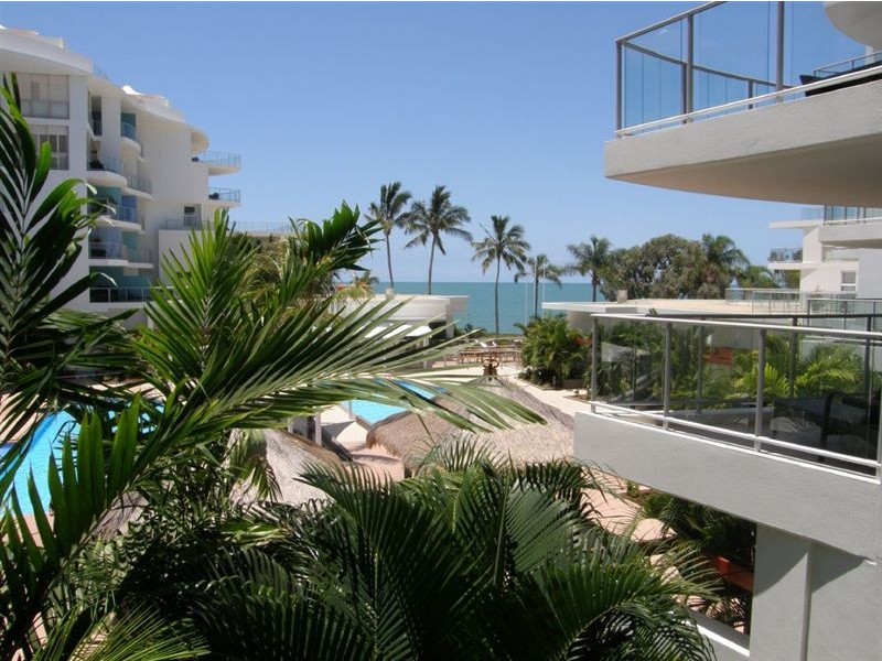 U110/569 Charlton Esplanade, Urangan QLD 4655