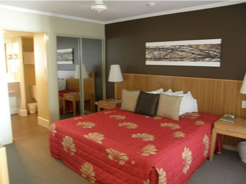 U110/569 Charlton Esplanade, Urangan QLD 4655