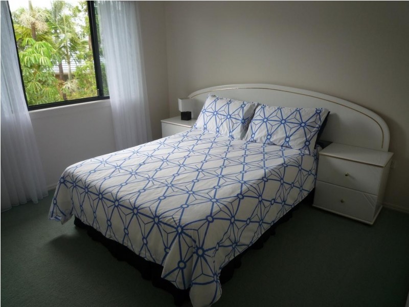 16 Meadow Drive, Dundowran Beach QLD 4655