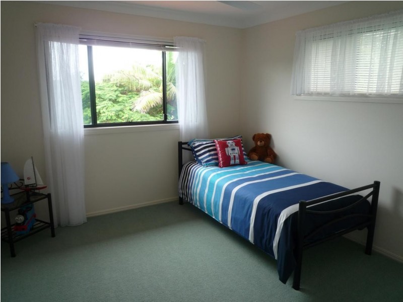 16 Meadow Drive, Dundowran Beach QLD 4655