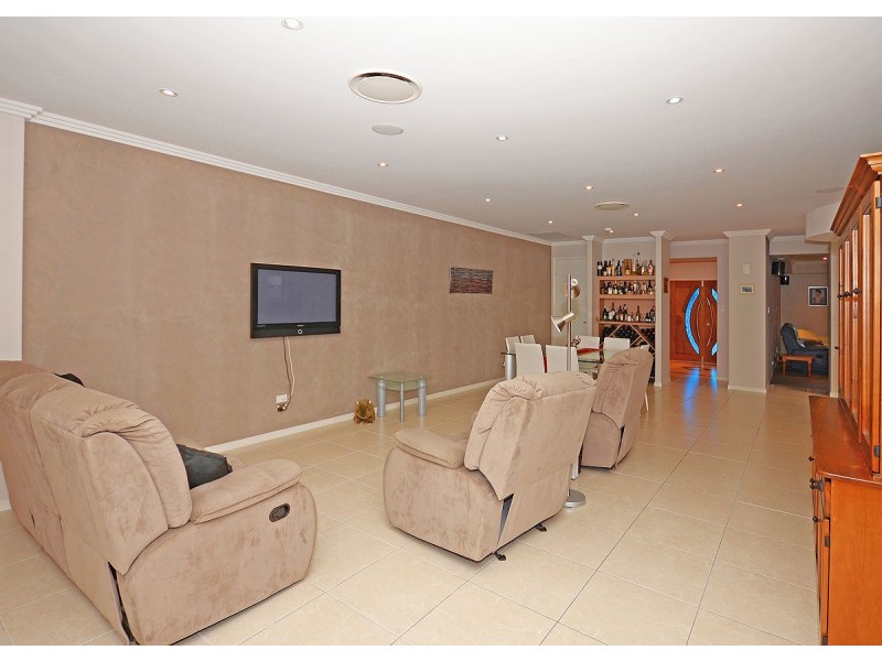 70 Long Street, Point Vernon QLD 4655