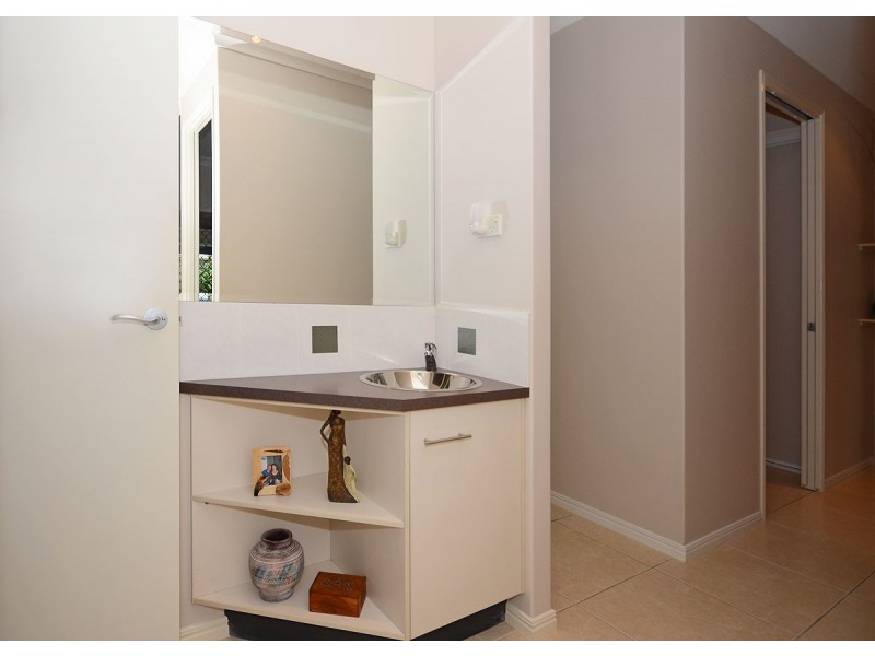 70 Long Street, Point Vernon QLD 4655