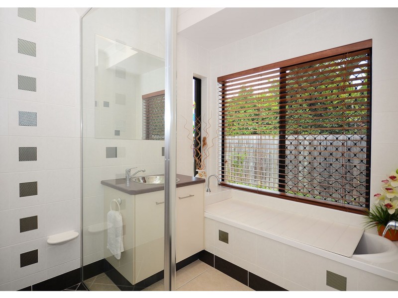 70 Long Street, Point Vernon QLD 4655